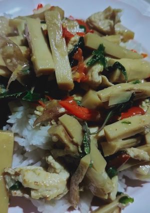 รูปของ ผัดเผ็ดหน่อไม้ไก่