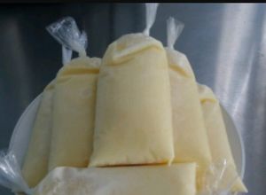 Una foto de Bolis de vainilla con Atole de Maizena