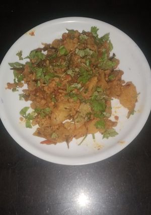 आलू गोभी की मसालेदार सब्जी (Aloo Gobhi ki masaledar sabzi recipe in Hindi) रेसिपी मुख्य फोटो