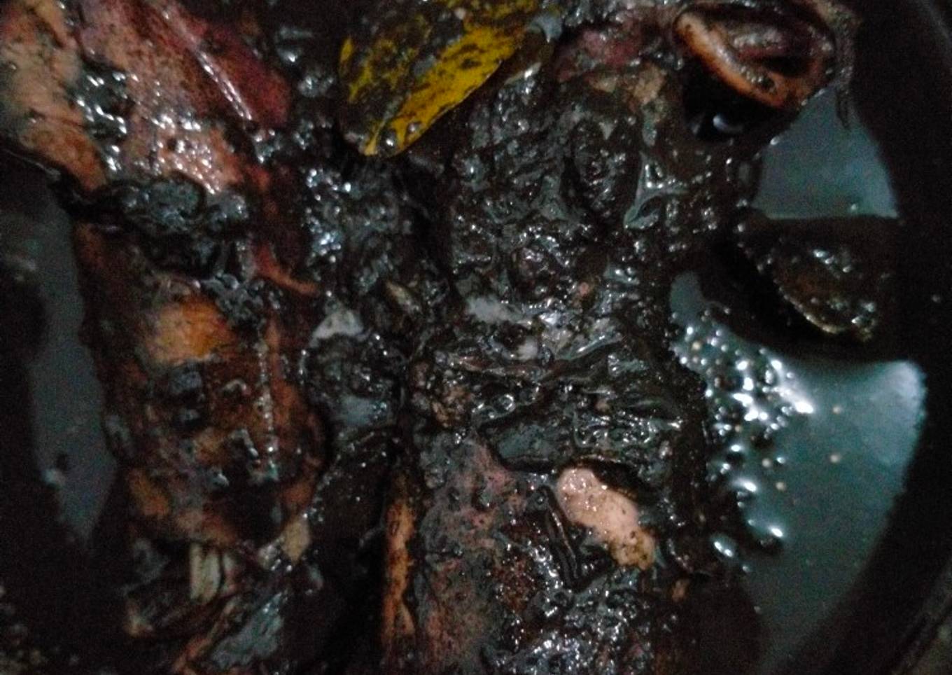 Cumi dengan bumbu hitam