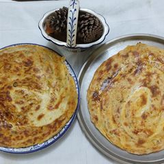 A picture of Aloo Stuffed Afghani Fateer.