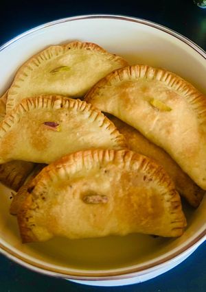 A picture of Party Style Baked Karanji-Gujiya-Ghughra~Festive Sides❣️.