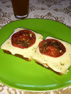 Una foto de Pizzetas light con queso de cabra