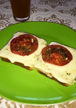 Una foto de Pizzetas light con queso de cabra