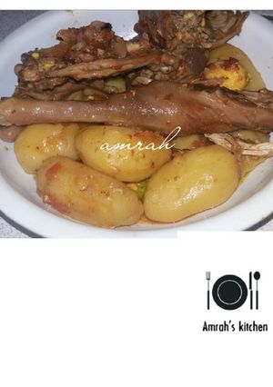 A picture of Chicken pepper soup with irish potato.