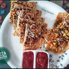 A picture of Pizza Paratha.