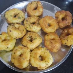 A picture of Suji vada.