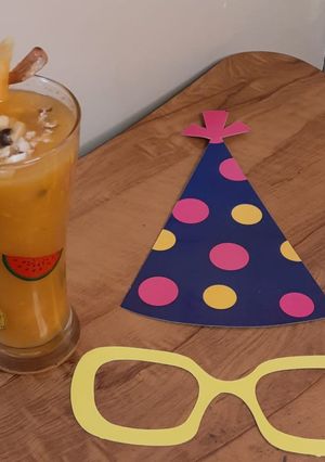 A picture of Orange and Muskmelon smoothie.
