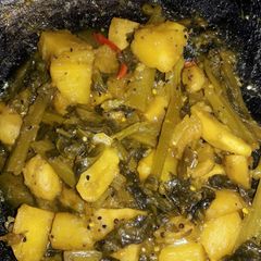 A picture of Malabar spinach fry.