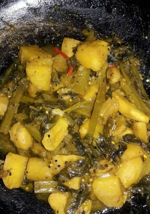 A picture of Malabar spinach fry.