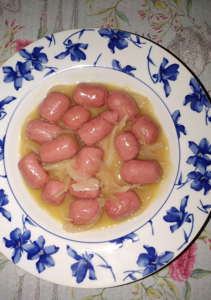 Una foto de Mini salchichas de pollo en salsa