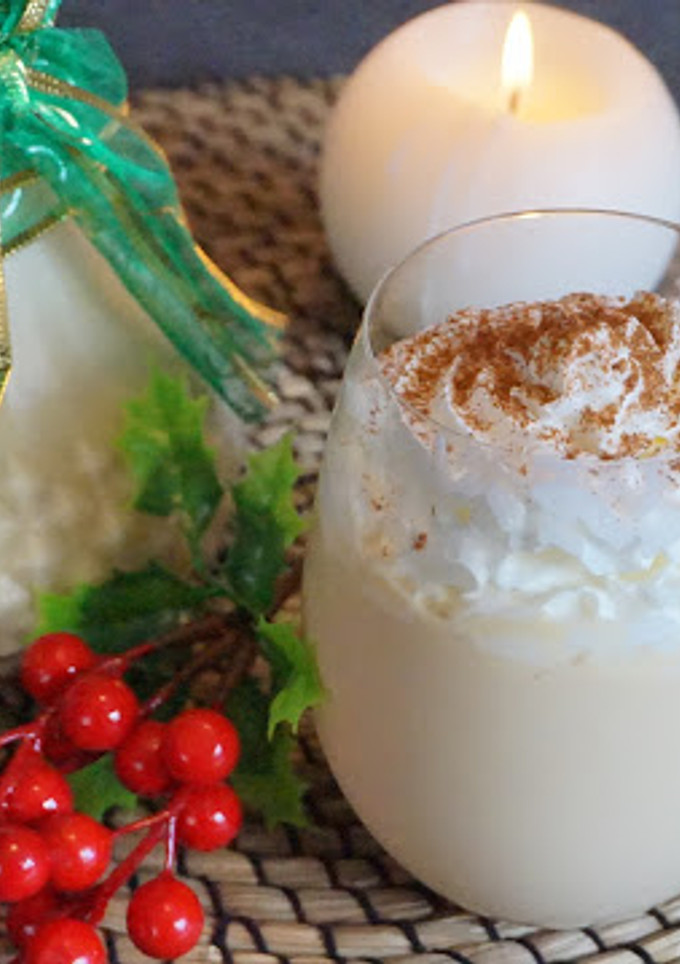Una foto de Ponche de huevo navideño - Eggnog -