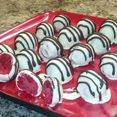A picture of Red Velvet Truffle Balls.