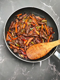 A picture of Beef stir-fry.