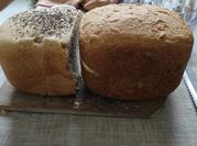 Una foto de pan de centeno chia