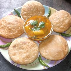 A picture of Kachori.