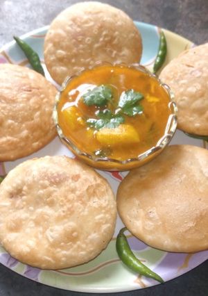 A picture of Kachori.