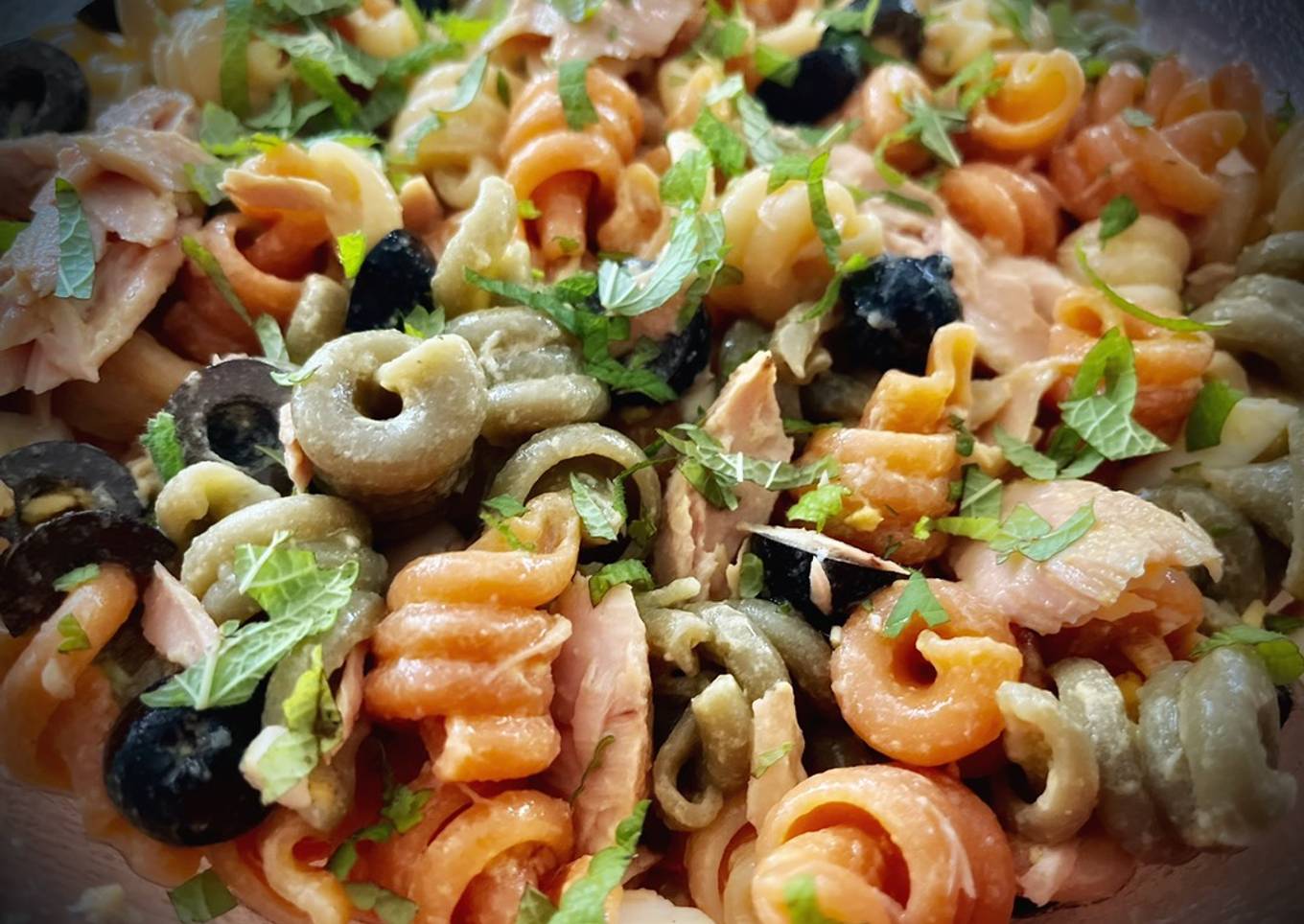 Ensalada de pasta con un toque cítrico