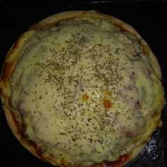 Foto principal de Pizza de pollo, tomatitos Cherri y champiñones