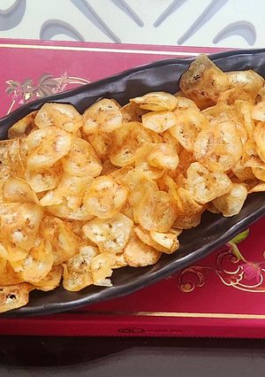 A picture of Raw banana chips.