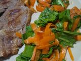 En 20´ comida lista y rica, bife, zanahoria, radicheta