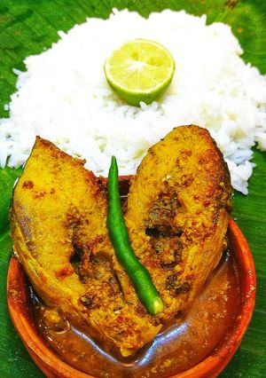 ইলিশ ভাপা (ilish bhapa recipe in bengali) রেসিপির প্রধান ছবি
