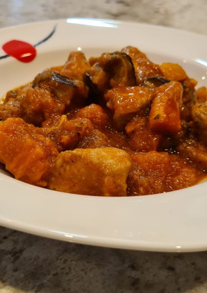 Una foto de Estofado de pollo con boniato y shiitake