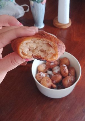 Una foto de Buñuelitos de manzana, zanahoria y canela 😍