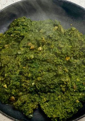 A picture of Spinach saag.