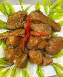 Cá mè kho lá chè xanh