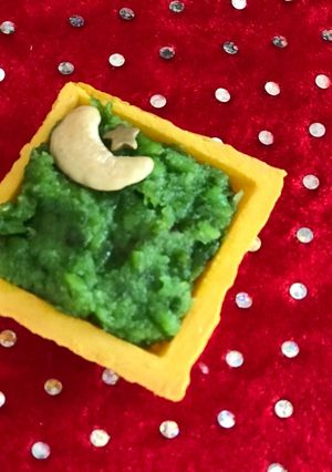A picture of Eid ka chand peas Halwa.