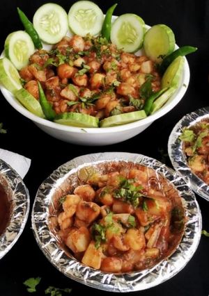 કલકત્તા સ્ટ્રીટ સ્ટાઇલ આલુ કાબલી ચાટ (Calcutta Street Style Aloo Kabli Chaat Recipe In Gujarati) રેસીપી મુખ્ય ફોટો