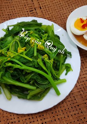 Hình của món Cải ngồng luộc chấm trứng.