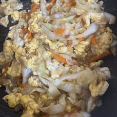 A picture of Cabbage, Carrots with Egg.