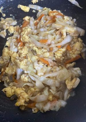A picture of Cabbage, Carrots with Egg.