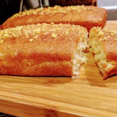 A picture of Lemon Drizzle Mo Nizzle. 🍋🍰🍋🍰🍋🍰🍋.