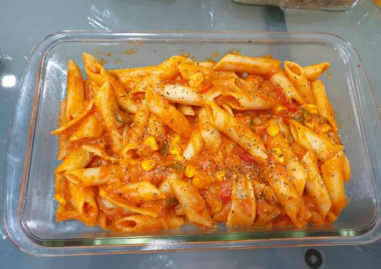 Red sauce pasta