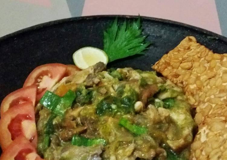 Bagaimana Menyiapkan Sambal Ayam Lado Hijau Anti Gagal