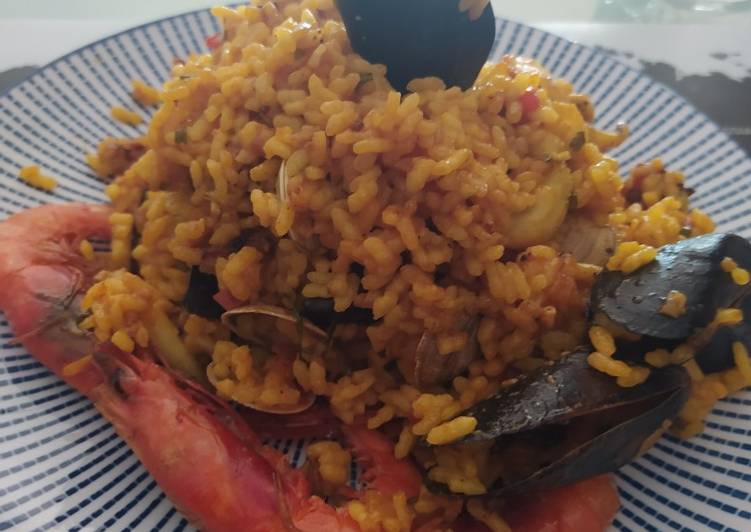Paella marinera