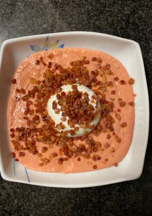 Foto principal de Salmorejo de fresas y burrata