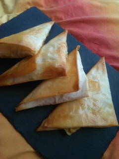 Una foto de Samosa de atún y calabacín