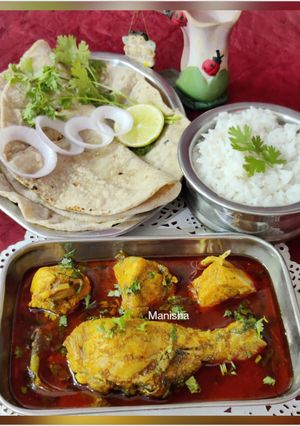 A picture of Kolhapuri Tambda Rassa (Maharashtrian Cuisine).