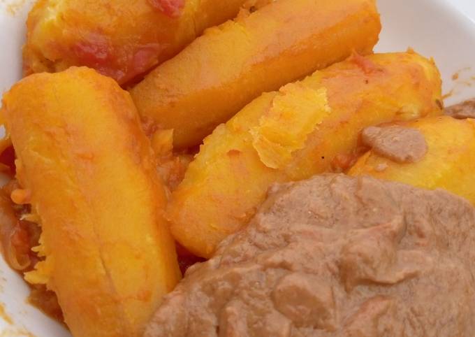 Steps to Prepare Delicious Matoke and gnuts