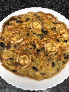Una foto de 96. Quiche de puerros y setas sin nata (principal pasta)
