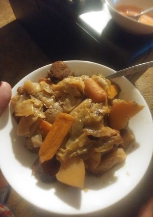 A picture of Slow cooker sausage,potatoes and carrots.