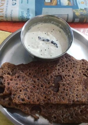 A picture of Ragi chilla/Finger millent chilla.