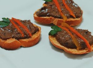Una foto de Tapenade