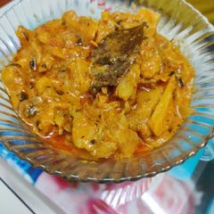 A picture of Merinated gravy kathal.