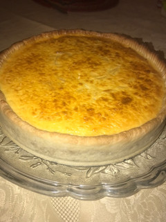 Una foto de Quiche de cebolla caramelizada🧅