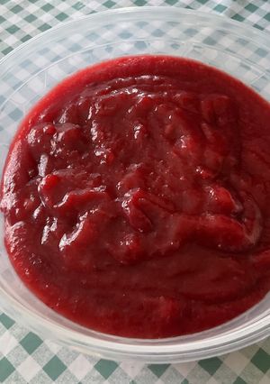 Une photo de Compote aux 4 fruits du jardin, citron et vanille